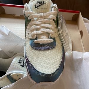 New NIKE Air Max 90. NWT…never worn